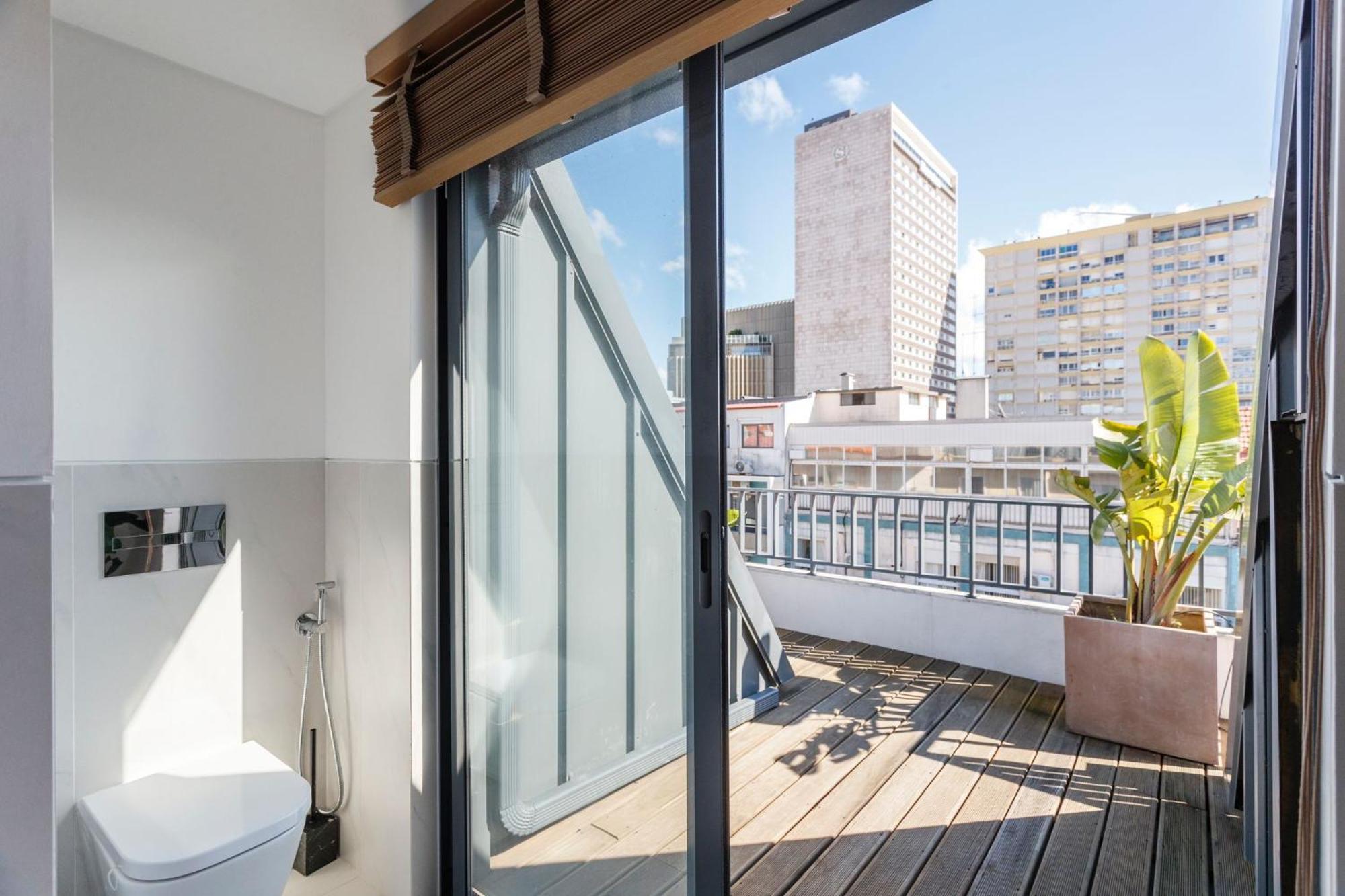 Luxury Suite With Balcony And Shared Accommodation In The Parque Eduardo VII Area Lisboa Kültér fotó